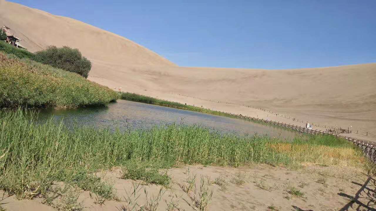 月牙泉